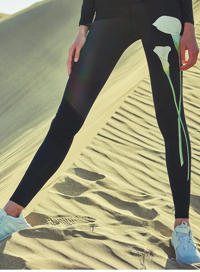 CAGGEEN 3D CALLA LILLY PRINT LEGGINGS IN BLACK
