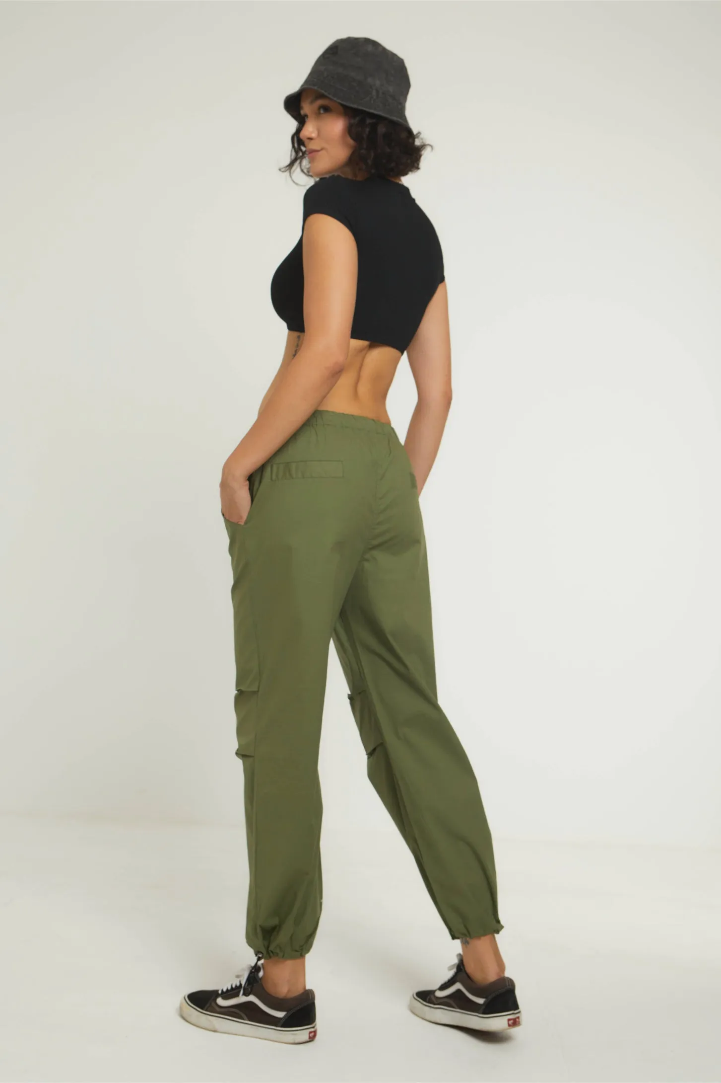 EVERYDAY PARACHUTE PANTS - GREEN