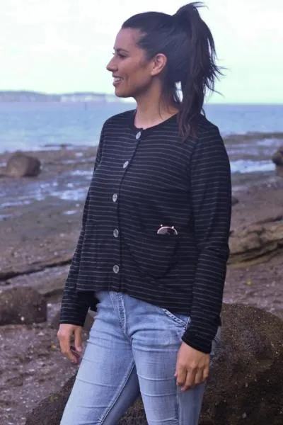 MERINO CRESCENT HEM CARDIGAN WITH POCKETS LONG SLEEVES ROUND NECK STRIPE BLACK/G
