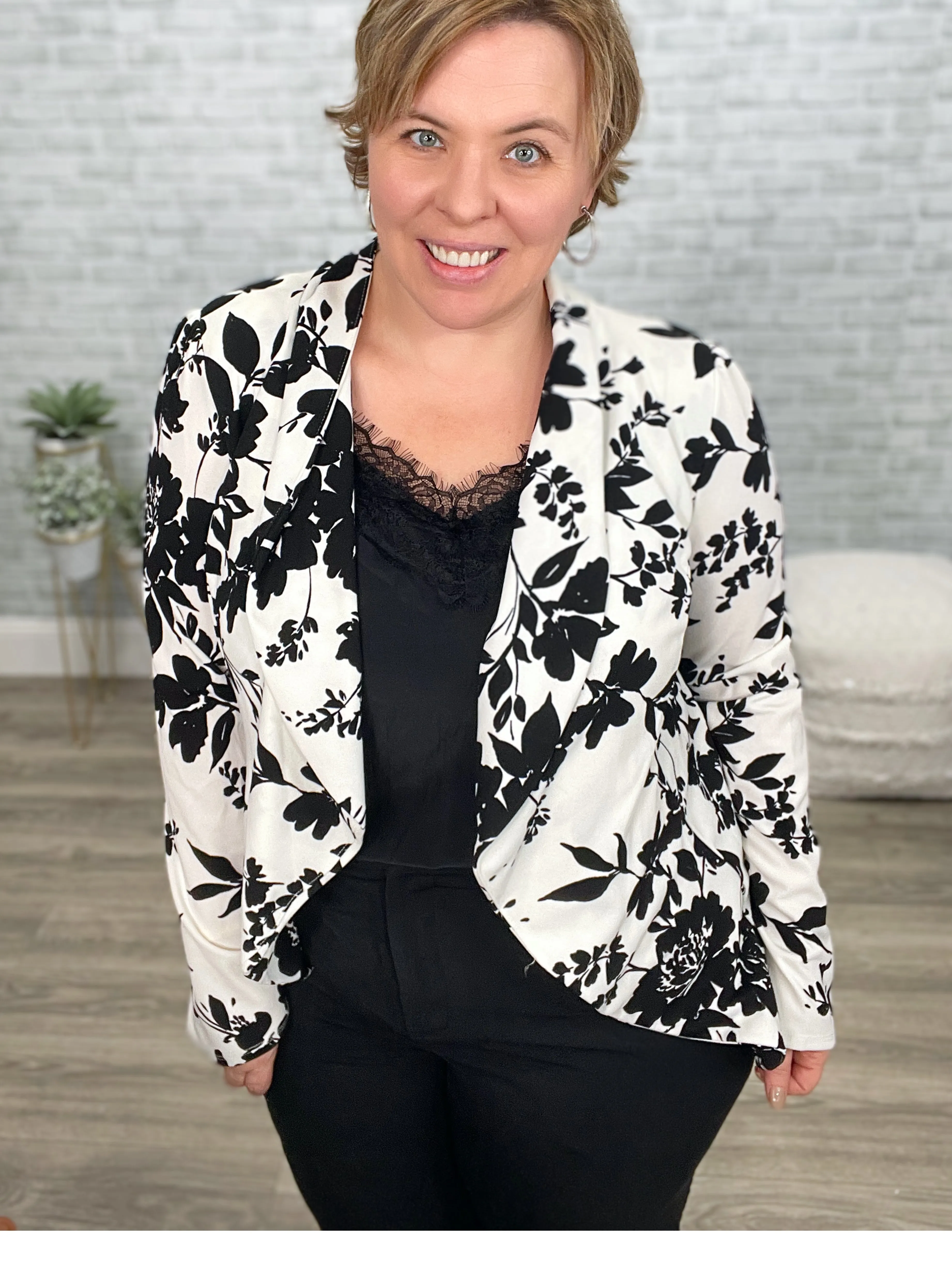 Stretchy Figure Flattering Blazer - Black and White Floral