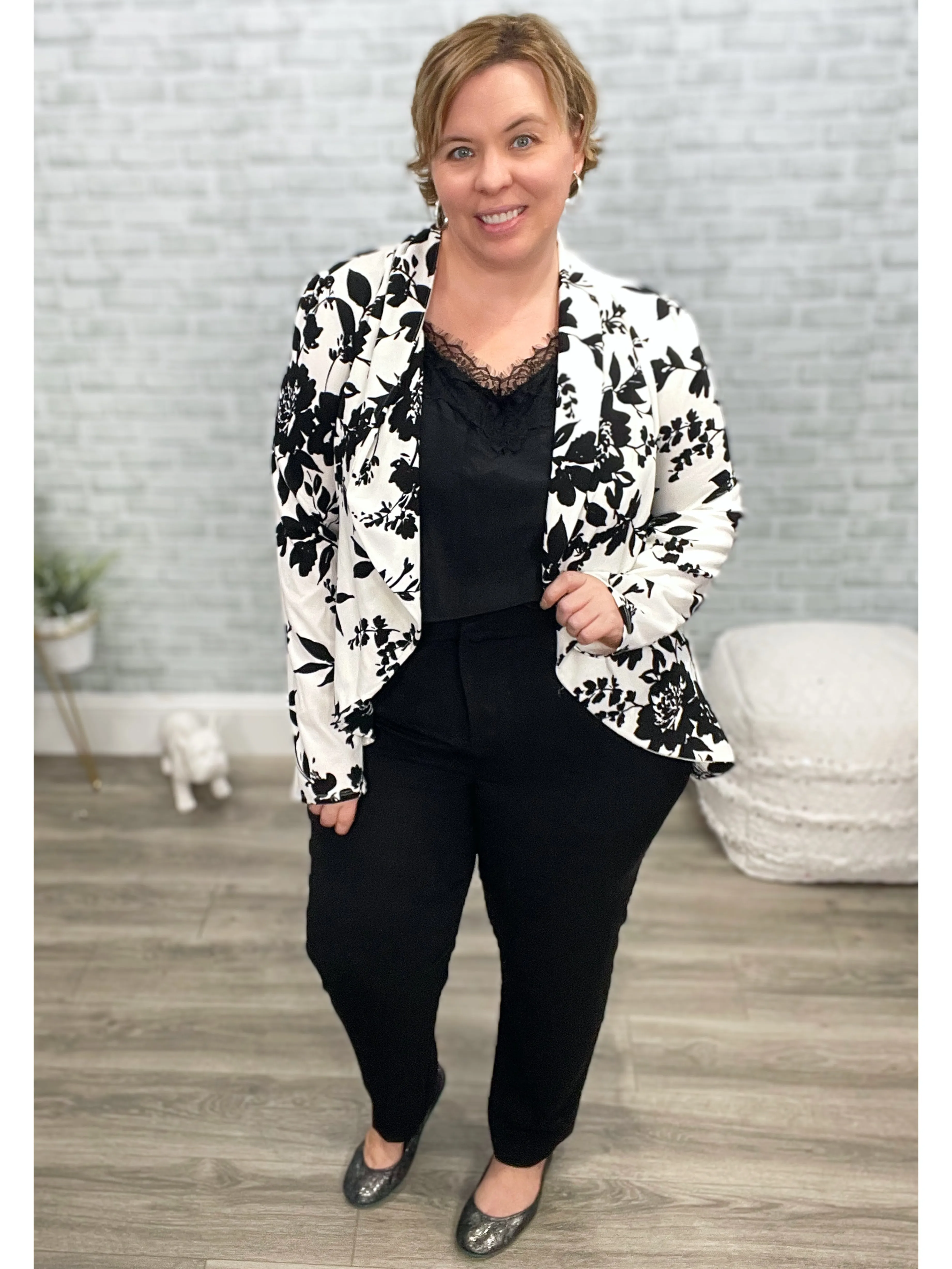 Stretchy Figure Flattering Blazer - Black and White Floral